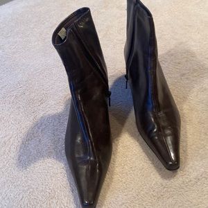 Brown  stretch ankle boots little heel